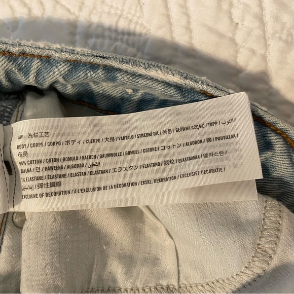 ABERCROMBIE & FITCH Curve Love High Rise Mom Jean Sz 28/6 Distressed Light Wash - Picture 5 of 8